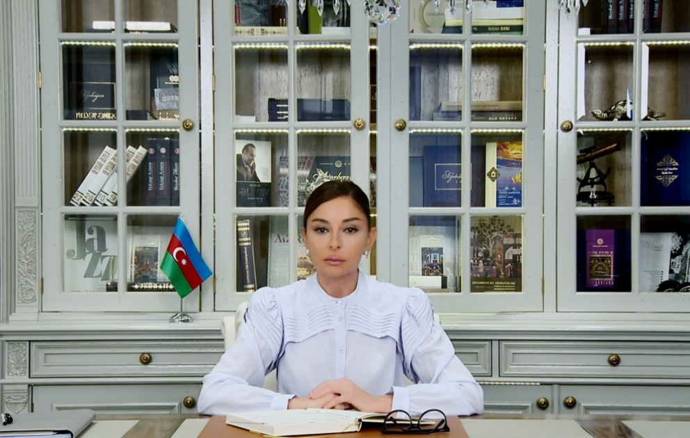 Birinci vitse-prezident Mehriban Əliyeva rəsmi instaqram səhifəsində Füzulidən olan keçmiş məcburi köçkünlərlə görüşü ilə bağlı paylaşım edib VİDEO
