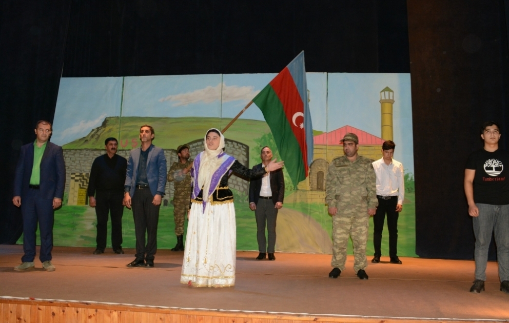 Şabran Xalq Teatrı “Xarıbülbül” tamaşasını təqdim edib VİDEO
