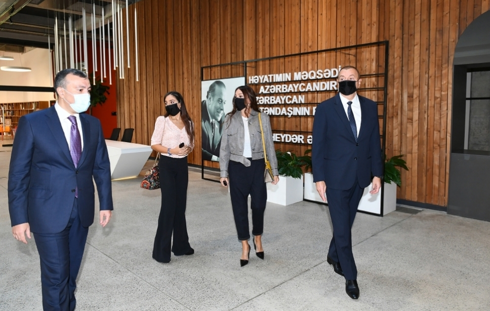 In Baku DOST Zentrum für inklusive Entwicklung und Kreativität eröffnet  Präsident Ilham Aliyev, First Lady Mehriban Aliyeva und ihre Tochter Leyla Aliyeva nehmen an der Eröffnungsveranstaltung teil VIDEO