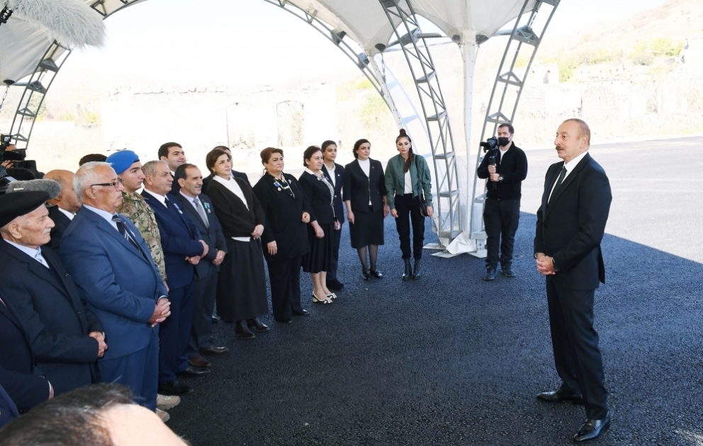 Präsident Ilham Aliyev und First Lady Mehriban Aliyeva trefen Vertreter der Öffentlichkeit des Rayons Gubadli VIDEO