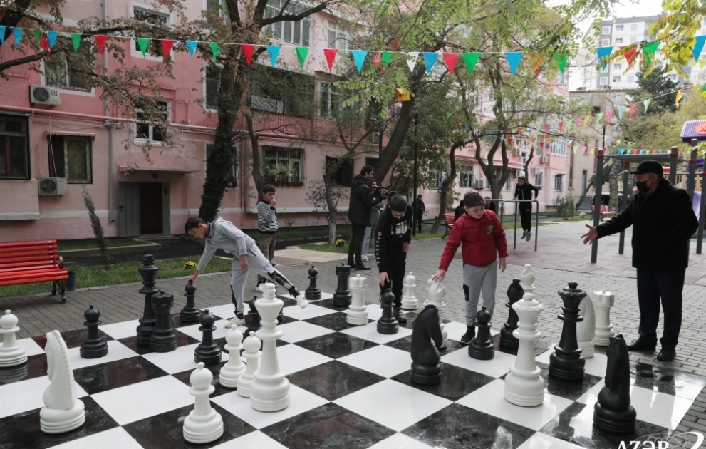 В столице благоустроен еще один двор ВИДЕО