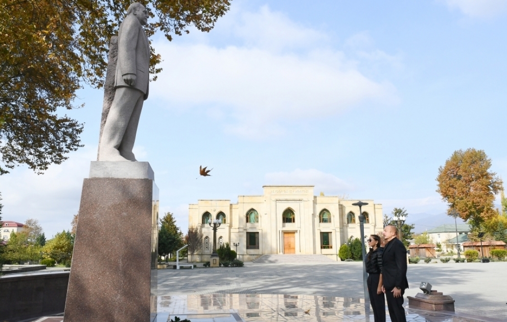 President Ilham Aliyev and First Lady Mehriban Aliyeva paid visit to Ismayilli district They visited statue of national leader Heydar Aliyev VIDEO