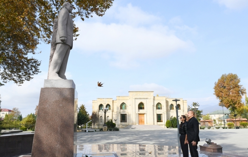 Le président Ilham Aliyev et la première dame Mehriban Aliyeva se déplacent dans la région d’Ismayilli VIDEO