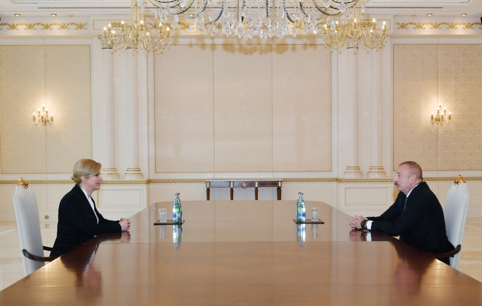 Präsident Ilham Aliyev empfängt ehemalige kroatische Präsidentin Kolinda Grabar-Kitarović VIDEO