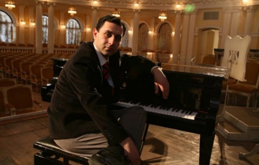Xalq artisti, pianoçu Murad Hüseynov “İthaf” əsərini ictimaiyyətə təqdim edib VİDEO