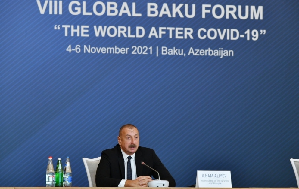 Global Baku Forum im hybrid-Format seine Arbeit begonnen  Präsident Ilham Aliyev Forum nimmt an Eröffnung teil VIDEO