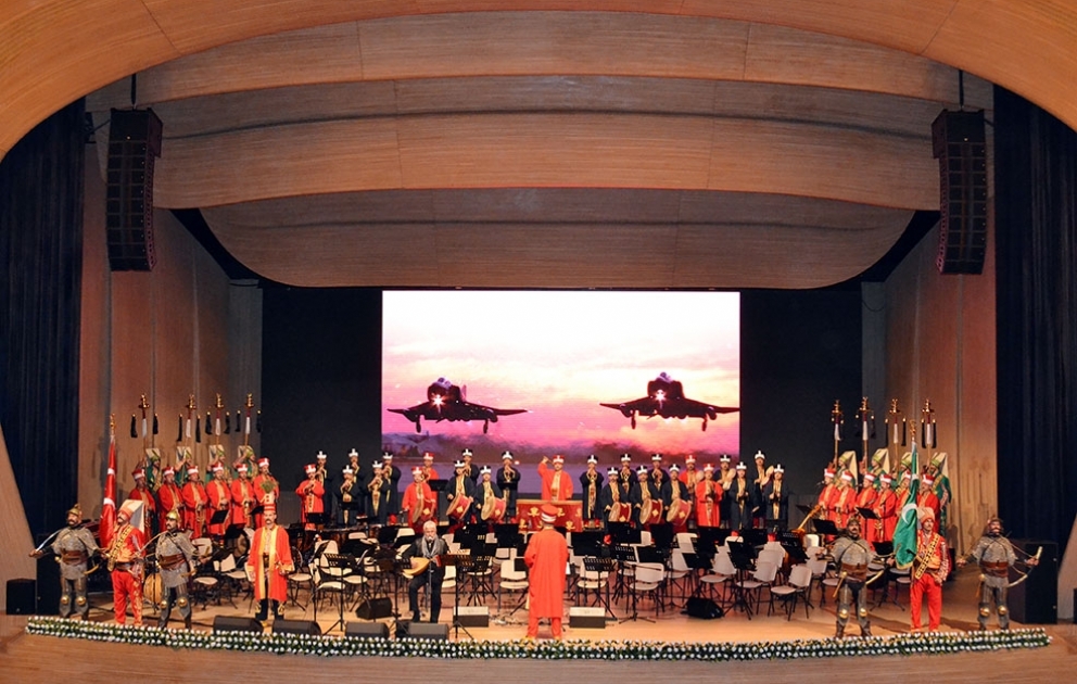 Türkiyənin Mehteran Birliyi Zəfər Günü münasibətilə keçirilən konsertdə çıxış edib VİDEO