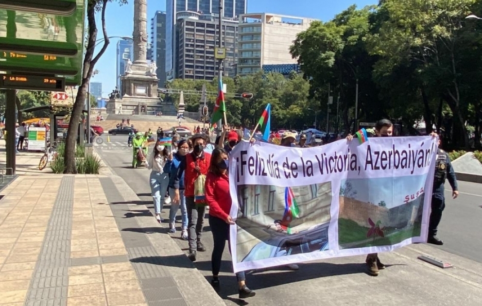 Azərbaycanın Zəfər Günü münasibətilə Meksikada yürüş keçirilib VİDEO