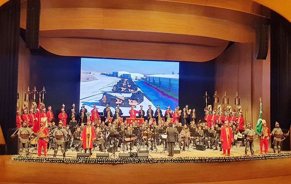 Mehteran Union of Turkey performs at concert on Victory Day VIDEO