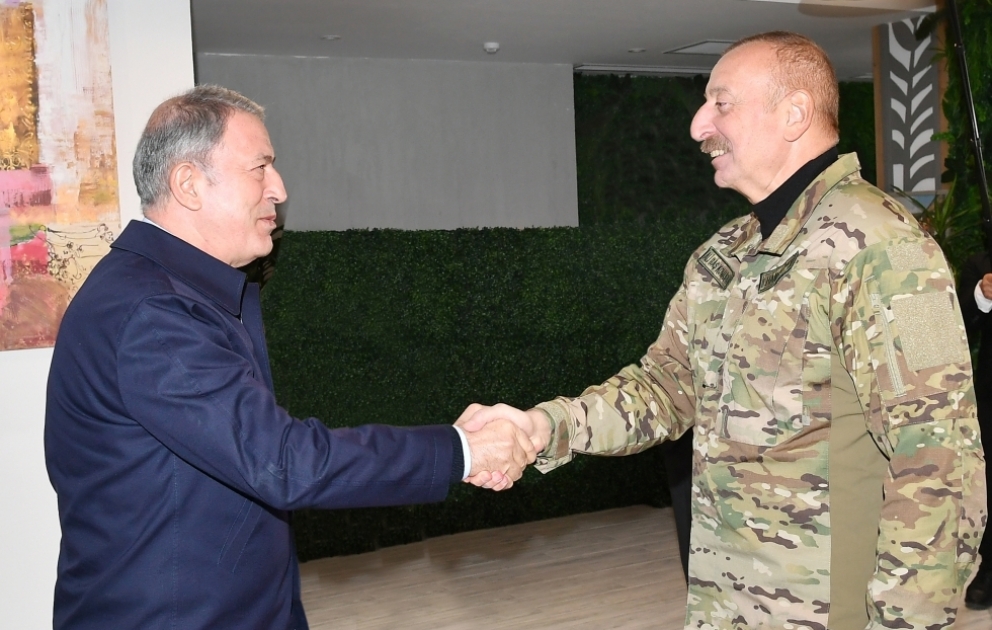 Prezident İlham Əliyev Türkiyənin milli müdafiə naziri Hulusi Akarın başçılıq etdiyi nümayəndə heyətini qəbul edib VİDEO