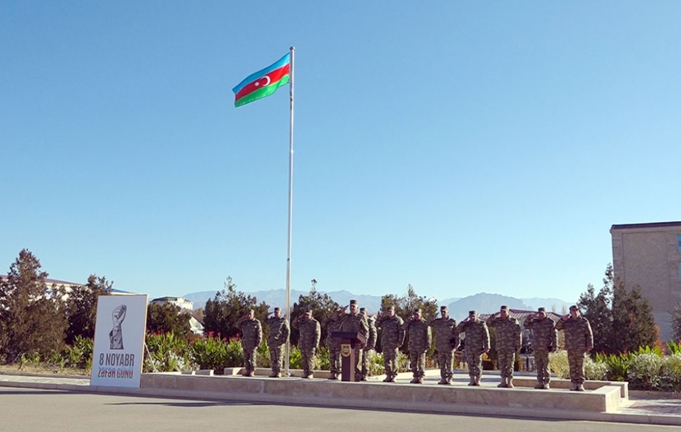 Əlahiddə Ümumqoşun Orduda Zəfər Günü təntənəli şəkildə qeyd edilib, hərbi qulluqçular mükafatlandırılıb VİDEO