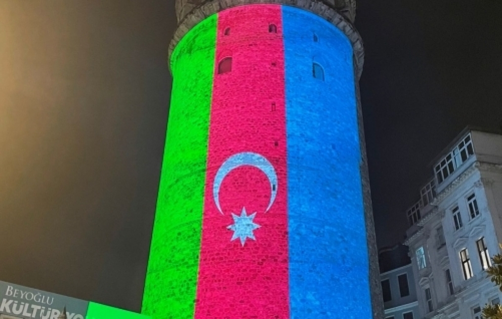 Zəfər Günü münasibətilə İstanbulun rəmzləri Azərbaycan bayrağının rəngləri ilə işıqlandırılıb VİDEO