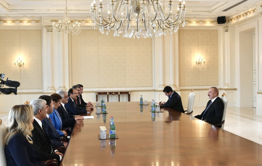 President Ilham Aliyev received delegation led by head of Turkey-Azerbaijan interparliamentary friendship group VIDEO