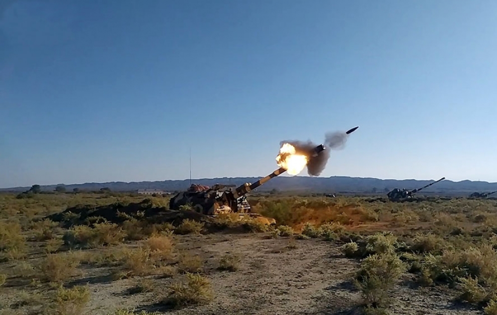 Raketen- und Artillerieeinheiten führen Schießübungen durch VIDEO