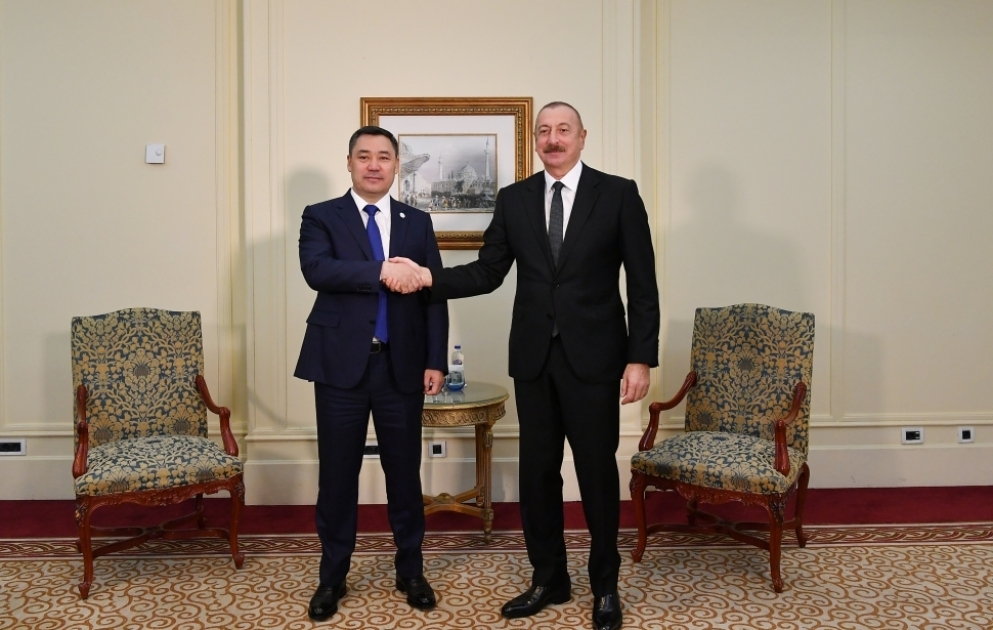 Präsident Ilham Aliyev seinen kirgisischen Amtskollegen Sadyr Japarov in Istanbul AKTUALISIERT VIDEO