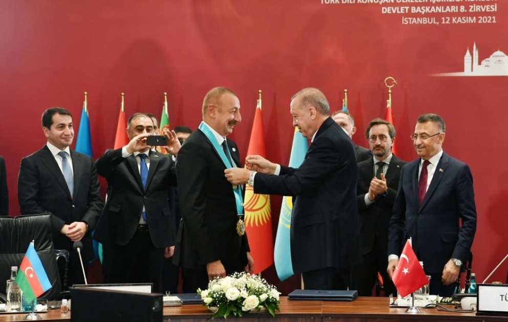 Präsident Ilham Aliyev mit höchstem Orden der türkischen Welt ausgezeichnet VIDEO