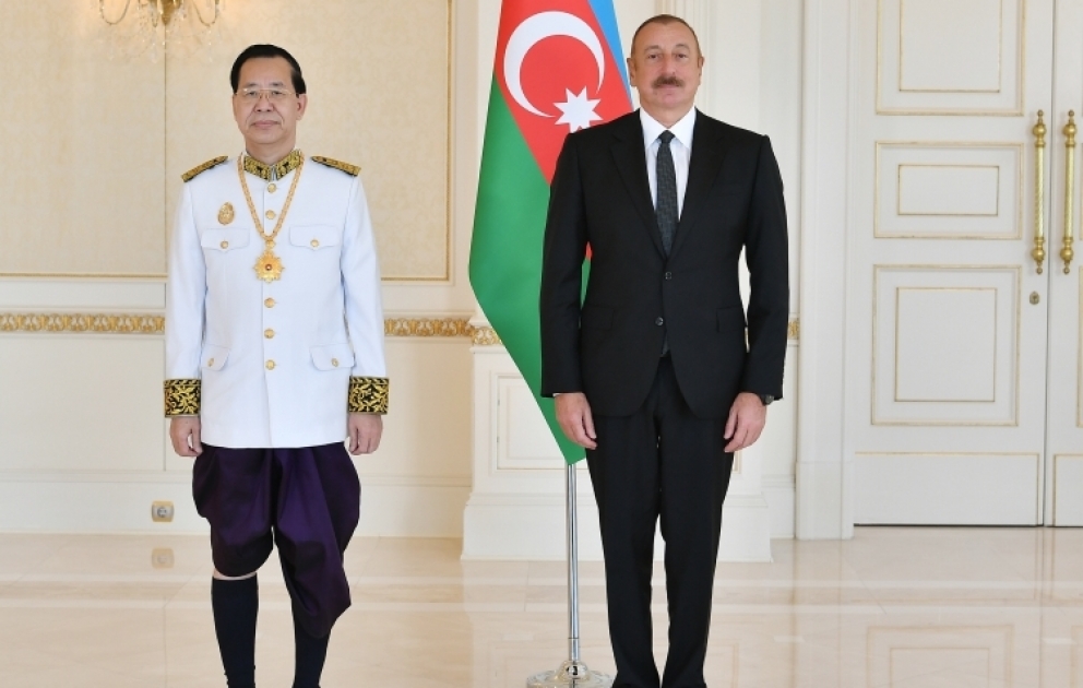 Präsident Ilham Aliyev empfängt neuen Botschafter des Königreichs Kambodscha in Aserbaidschan VIDEO
