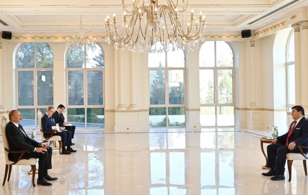 Neuer Botschafter von Chile überreicht Präsident Ilham Aliyev sein Beglaubigungsschreiben VIDEO
