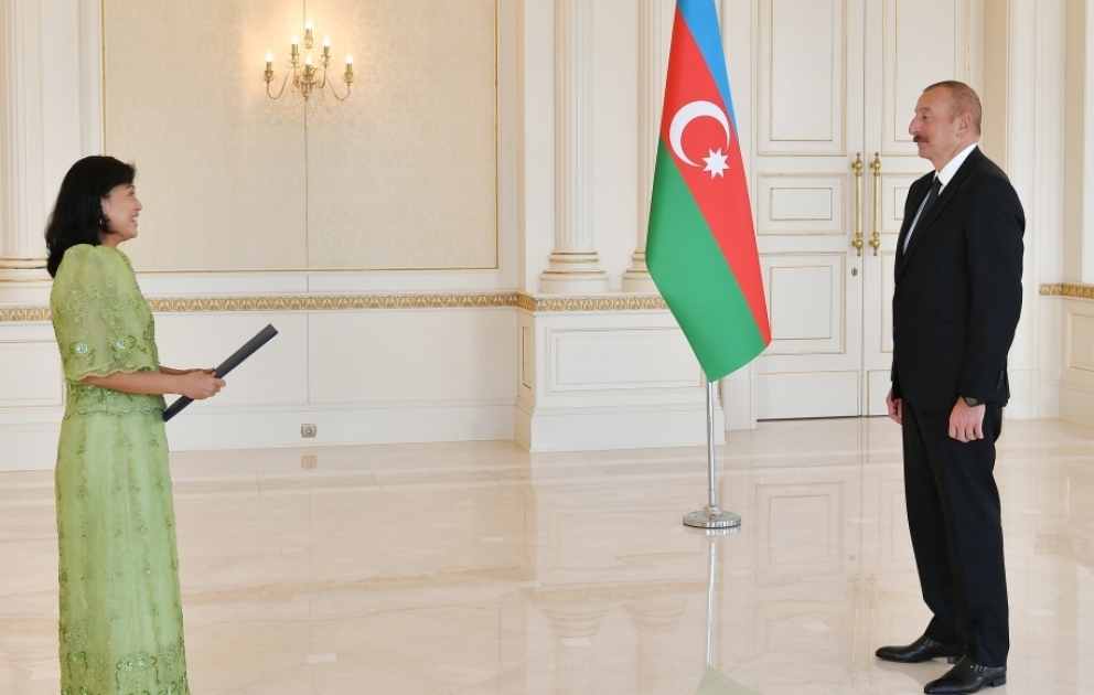 Le président Ilham Aliyev reçoit les lettres de créance de la nouvelle ambassadrice des Philippines VIDEO