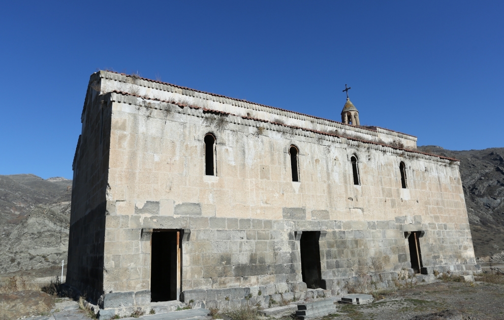 Ermənilər daşlardakı izləri silməyə çalışsalar da, tarixi silə bilməzlər – Ağoğlan monastırı  FOTO VİDEO