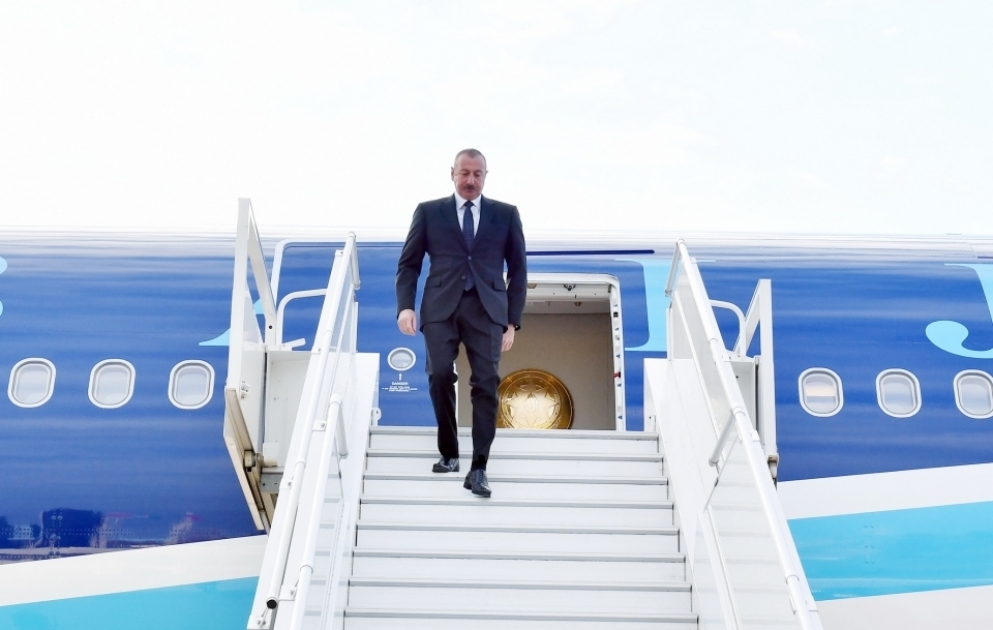 Staatspräsident Ilham Aliyev zu Arbeitsbesuch in Sotschi eingetroffen VIDEO