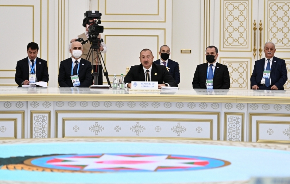 Prezident İlham Əliyev: Azərbaycan yalnız özünün maliyyə resurslarına arxalanaraq, sıfırdan yeni şəhər və kəndlər salır VİDEO