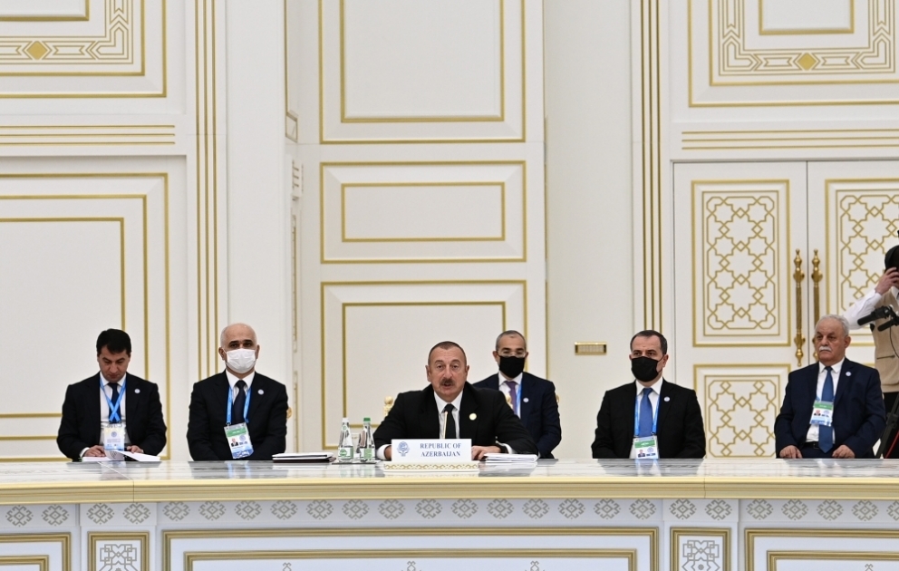 Le 15e Sommet de l'Organisation de coopération économique a eu lieu à Achgabat Le président azerbaïdjanais Ilham Aliyev a participé au sommet VIDEO