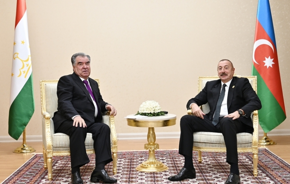 Le président Ilham Aliyev rencontre son homologue tadjik Emomali Rahmon VIDEO