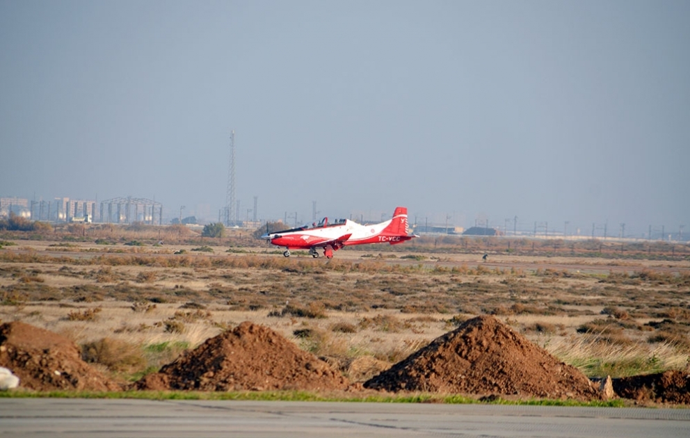 Bakıda Azərbaycan və Türkiyə hərbi pilotlarının birgə təlim uçuşları icra olunub VİDEO