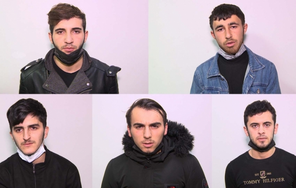 Sosial şəbəkələrdə tanış olduqları şəxslərə qarşı quldurluq edən və onların şəxsiyyətlərini alçaldan dəstə üzvləri tutulub VİDEO