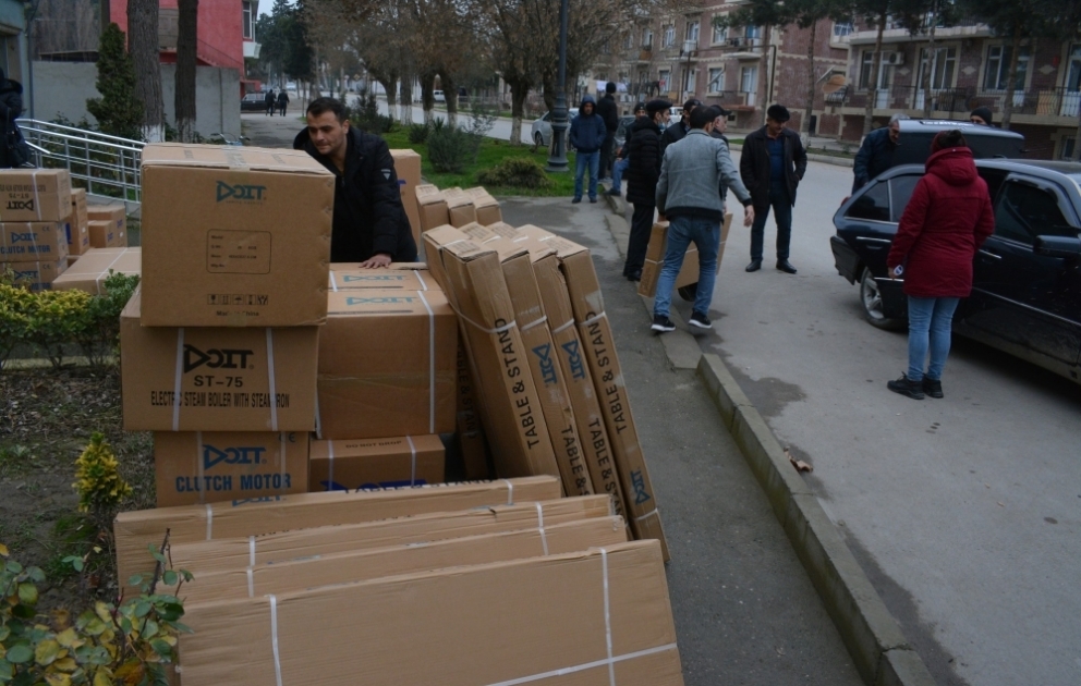 Şimal rayonlarında özünüməşğulluq proqramı çərçivəsində 17 nəfərə “kiçik dərzi” zərfi üzrə aktivlər verilib VİDEO
