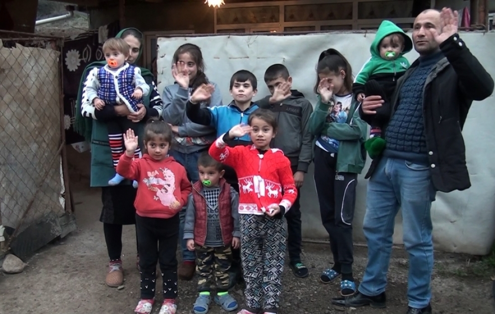 Çoxuşaqlı ailələrə verilən müavinətlərin artması xəbəri Tovuzun dağ kəndində yaşayan Məmmədovlar ailəsini də sevindirib FOTO VİDEO
