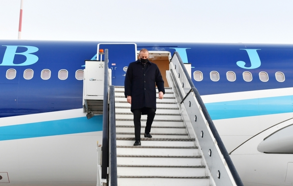 Le président azerbaïdjanais Ilham Aliyev est venu à Saint-Pétersbourg VIDEO