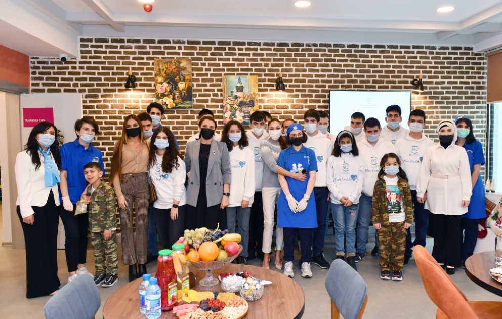 Birinci vitse-prezident Mehriban Əliyeva Heydər Əliyev Fondu tərəfindən yeni inşa edilən Autizm Mərkəzində yaradılan şəraitlə tanış olub VİDEO
