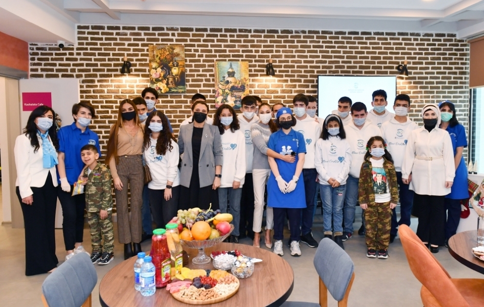 Mehriban Aliyeva besucht das von der Heydar Aliyev Stiftung gebaute Zentrum für Kinder mit Autismus-Spektrum-Störungen VIDEO