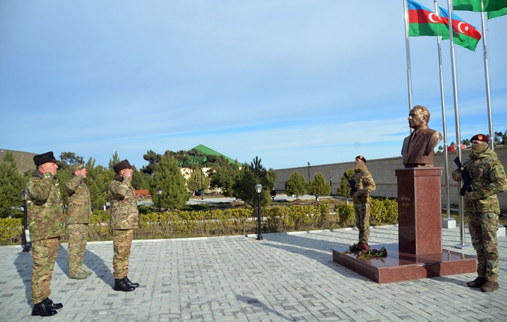 Azerbaijan’s Defense Minister visits military unit of Special Forces VIDEO