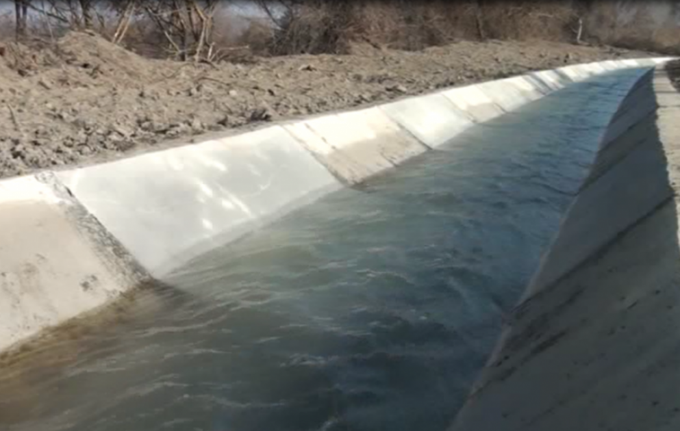 Yevlaxda torpaq məcralı kanal beton üzlüyə alınıb VİDEO