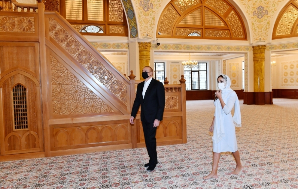 President Ilham Aliyev and First Lady Mehriban Aliyeva viewed conditions created at new building of “Khanim Fatimeyi Zahra” mosque in Yeni Gunashli VIDEO