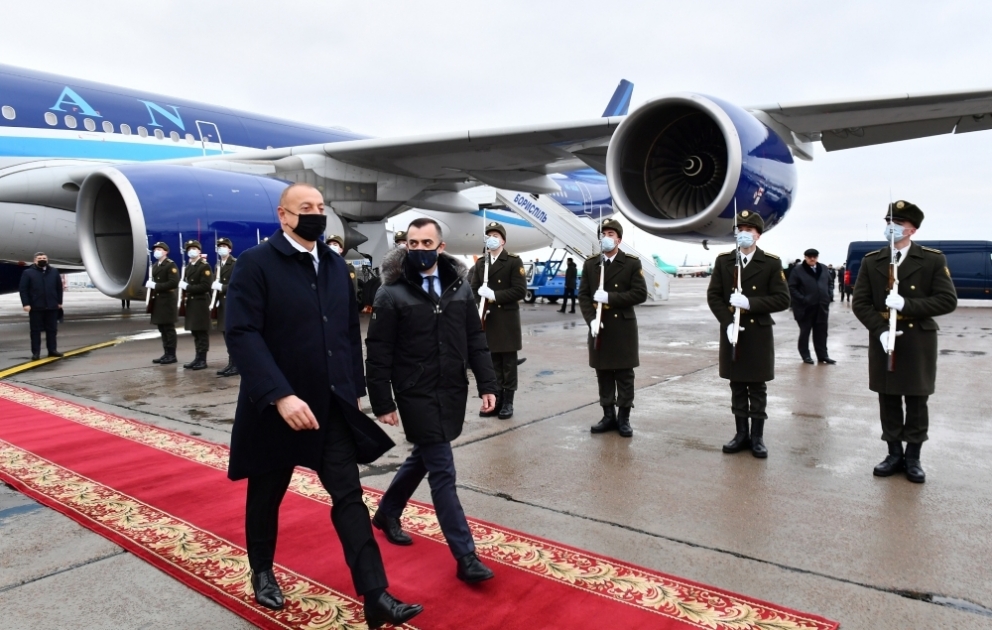 Президент Азербайджана Ильхам Алиев прибыл с рабочим визитом в Украину ВИДЕО