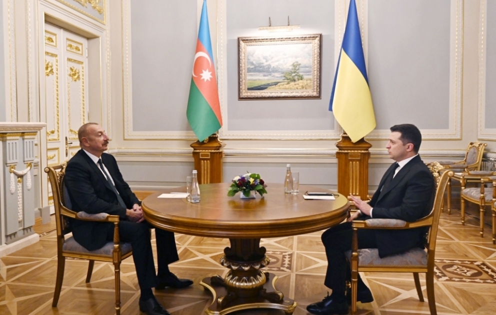 Entretien en tête-à-tête des présidents azerbaïdjanais et ukrainien VIDEO