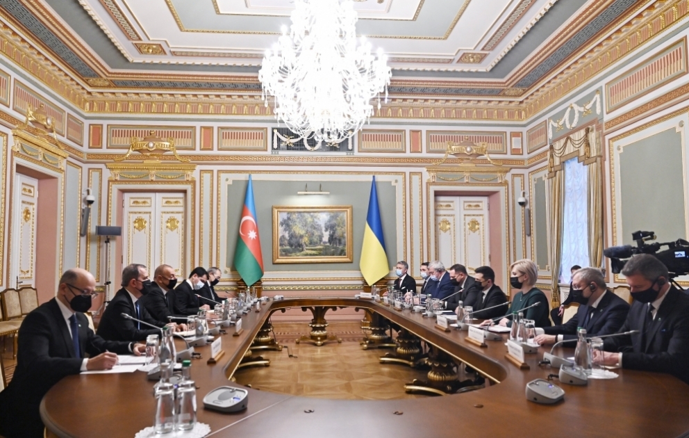President of Azerbaijan Ilham Aliyev and President of Ukraine Volodymyr Zelenskyy held expanded meeting VIDEO