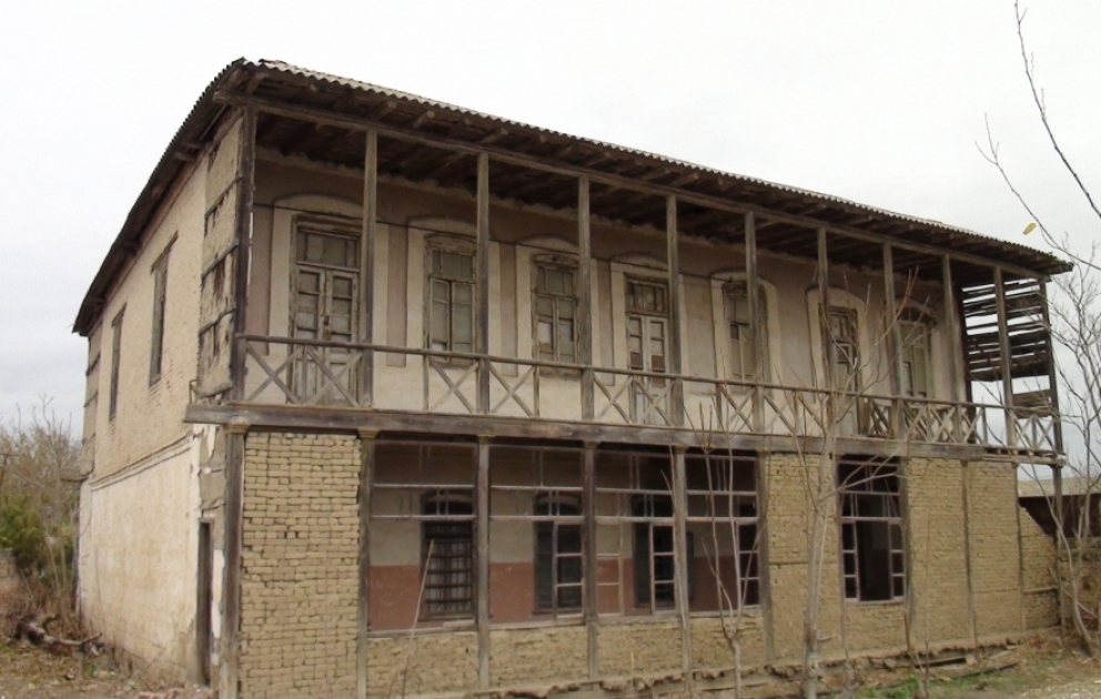 Salyanda iki əsrdən çox yaşı olan qədim evlərin bərpasına ehtiyac var FOTO VİDEO