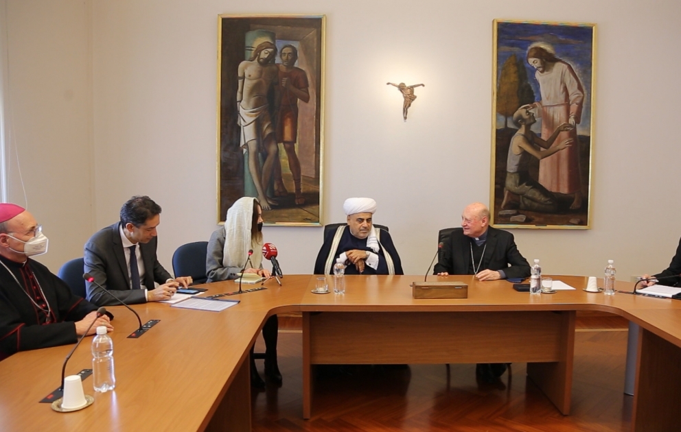 Şeyxülislam Allahşükür Paşazadə Vatikanın Mədəniyyət üzrə Pontifik Şurasının prezidenti ilə görüşüb VİDEO