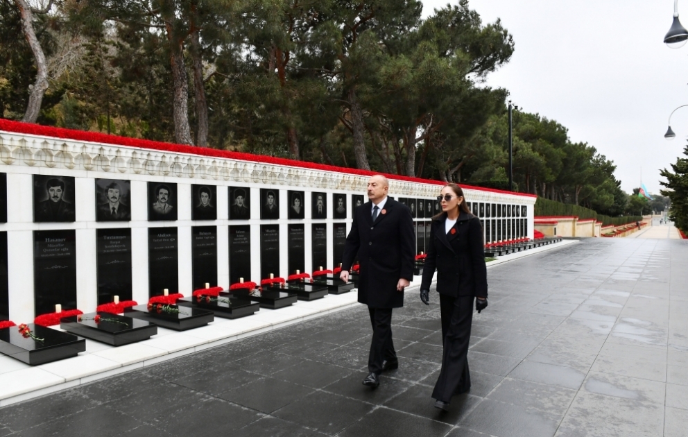 President Ilham Aliyev and First Lady Mehriban Aliyeva visited Alley of Martyrs on 32nd anniversary of 20 January tragedy VIDEO