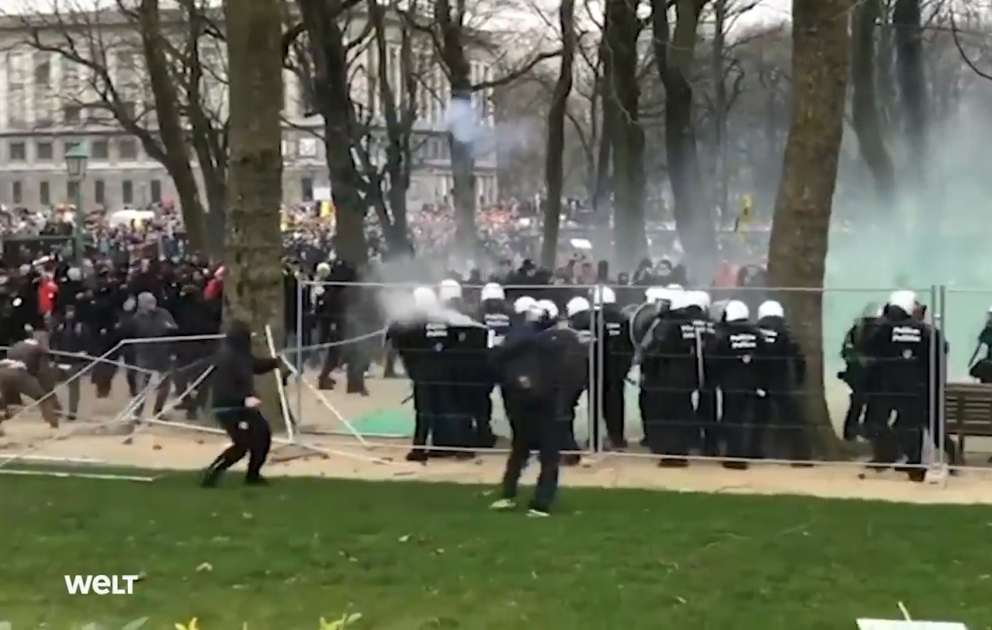 Brüsseldə COVID-19 məhdudiyyətlərinə etiraz olaraq keçirilən nümayişlərdə saxlanılanların sayı 230-a çatıb VİDEO