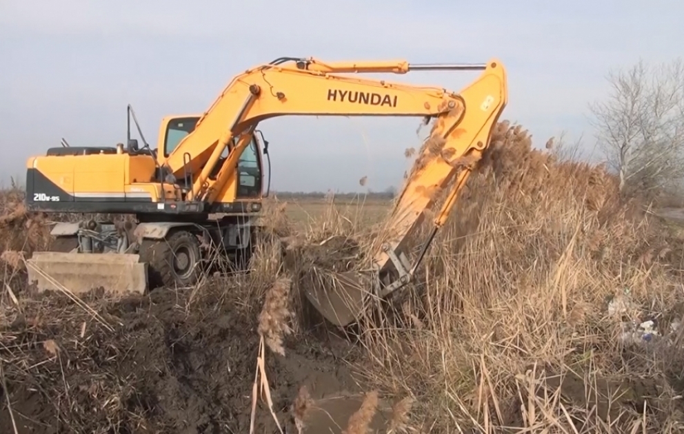 Qubada 2 min metrdən artıq torpaq kanal beton üzlüyə alınıb VİDEO