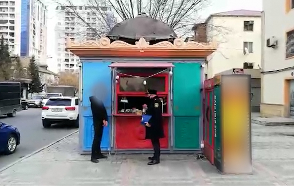 Sumqayıtda məktəbliyə tütün məmulatı satan şəxs inzibati qaydada cərimələnib VİDEO