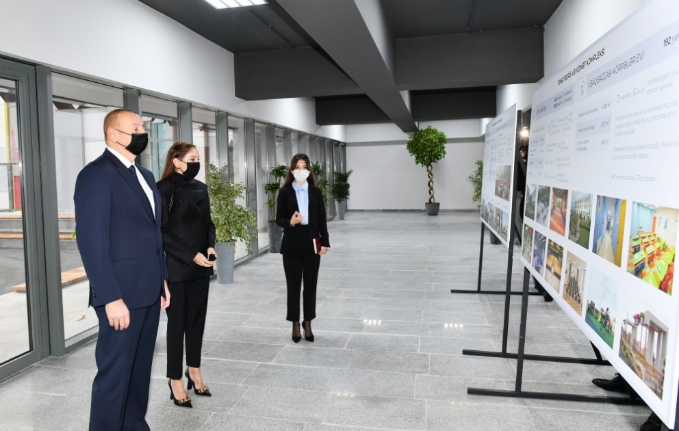 Le président Ilham Aliyev et la première dame Mehriban Aliyeva participent à l’inauguration du Complexe d’enseignement et de services à Biné VIDEO