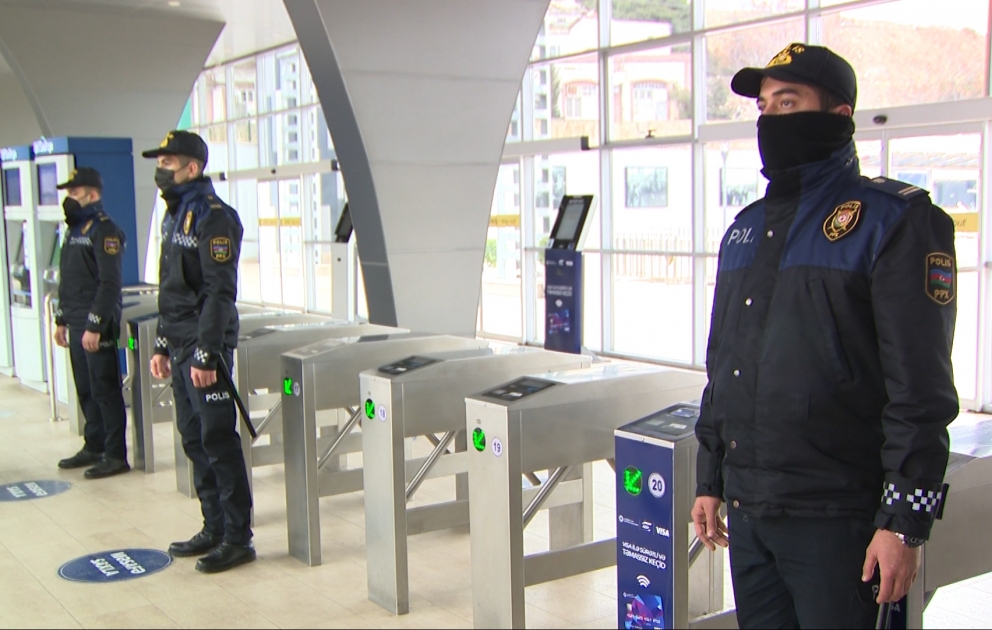 Polis əməkdaşları Bakı-Sumqayıt elektrik qatarlarında reyd keçiriblər VİDEO