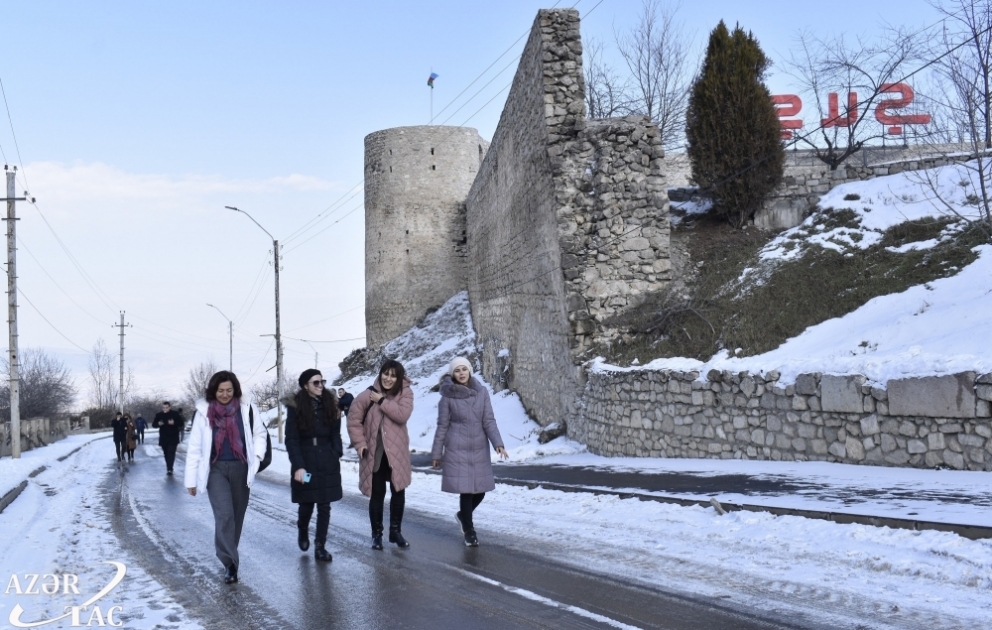 Bakı-Şuşa-Bakı avtobusunun sərnişinləri Şuşadan yüksək təəssüratla ayrılıblar FOTO VİDEO